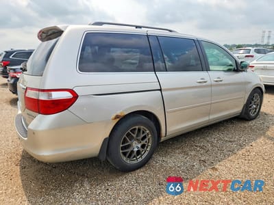Trzecie zdjęcie samochodu z tyłu: 2005 HONDA ODYSSEY TOURING VIN:5FNRL38885B107221 - miniatura