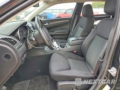 Zdjęcie 7 z 13 samochodu: 2019 CHRYSLER 300 TOURING VIN:2C3CCAAG6KH636897 - miniatura