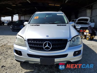 Piąte zdjęcie samochodu w środku: 2006 MERCEDES-BENZ ML VIN:4JGBB86E86A104335 - miniatura