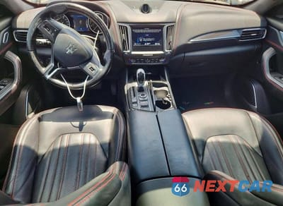 Zdjęcie 8 z 13 samochodu: 2017 MASERATI LEVANTE LUXURY VIN:ZN661XUL3HX210825 - miniatura
