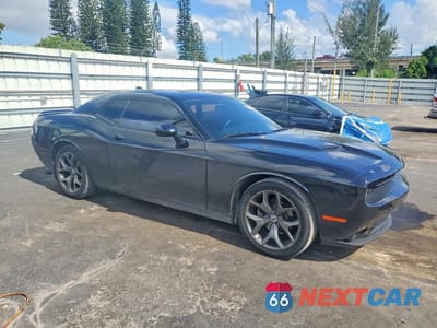Czwarte zdjęcie samochodu z boku: 2021 DODGE CHALLENGER SXT VIN:2C3CDZAG6MH534434 - miniatura