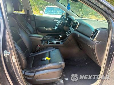 Piąte zdjęcie samochodu w środku: 2020 KIA SPORTAGE EX VIN:KNDPNCAC4L7688249 - miniatura