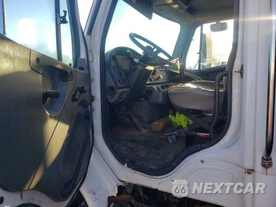 Zdjęcie 7 z 12 samochodu: 2005 FREIGHTLINER BUSINESS CLASS M2 FLATBED TRUCK VIN:1FVHC5CV95HN56271 - miniatura