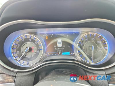 Zdjęcie 9 z 12 samochodu: 2018 CHRYSLER 300 LIMITED VIN:2C3CCAEG6JH314107 - miniatura