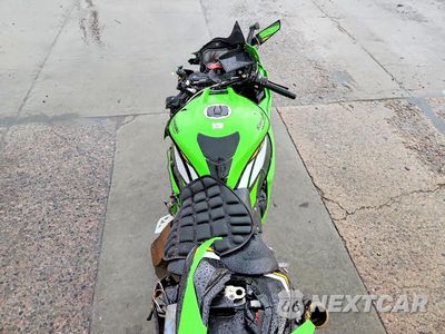 Zdjęcie 6 z 8 samochodu: 2025 KAWASAKI ZX1002 L VIN:JKBZXVL17SA019040 - miniatura