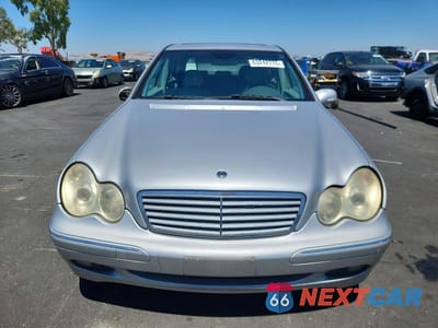 Piąte zdjęcie samochodu w środku: 2004 MERCEDES-BENZ C 240 VIN:WDBRF61J14F554570 - miniatura