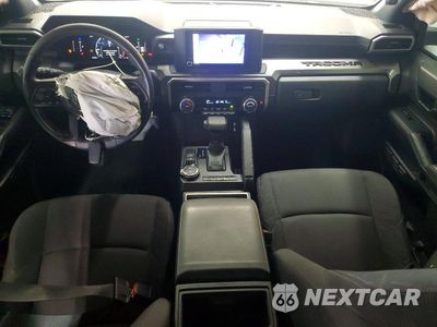 Zdjęcie 8 z 12 samochodu: 2024 TOYOTA TACOMA VIN:3TMLB5JN0RM047232 - miniatura