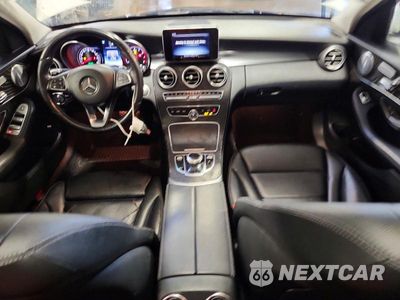 Zdjęcie 8 z 12 samochodu: 2017 MERCEDES-BENZ C 300 4MATIC VIN:55SWF4KB7HU188736 - miniatura