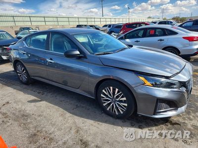 Czwarte zdjęcie samochodu z boku: 2025 NISSAN ALTIMA SV VIN:1N4BL4DVXSN348719 - miniatura