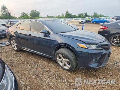 Czwarte zdjęcie samochodu z boku: 2018 TOYOTA CAMRY SE VIN:4T1B11HK6JU536104 - miniatura