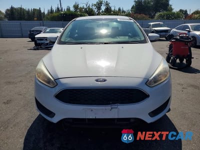 Piąte zdjęcie samochodu w środku: 2017 FORD FOCUS SE VIN:1FADP3F29HL216517 - miniatura