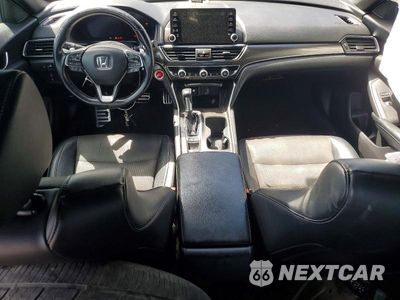 Zdjęcie 8 z 13 samochodu: 2018 HONDA ACCORD SPORT VIN:1HGCV1F35JA243970 - miniatura