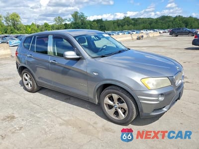 Czwarte zdjęcie samochodu z boku: 2011 BMW X3 XDRIVE28I VIN:5UXWX5C56BL712345 - miniatura
