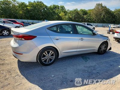 Trzecie zdjęcie samochodu z tyłu: 2017 HYUNDAI ELANTRA SE VIN:KMHD84LF5HU245961 - miniatura