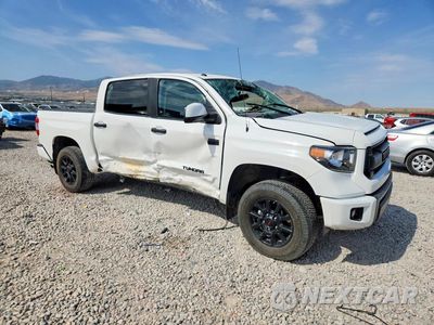 Czwarte zdjęcie samochodu z boku: 2017 TOYOTA TUNDRA TRD PRO VIN:5TFDY5F17HX637610 - miniatura