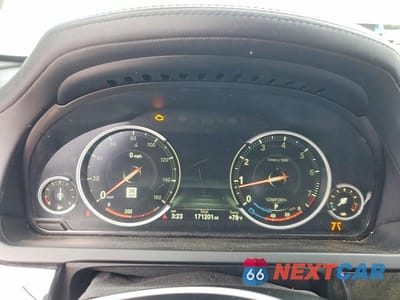 Zdjęcie 9 z 12 samochodu: 2015 BMW 750 I VIN:WBAYA8C52FD825364 - miniatura