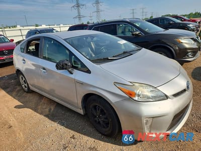 Czwarte zdjęcie samochodu z boku: 2014 TOYOTA PRIUS FOUR VIN:JTDKN3DU6E1838429 - miniatura