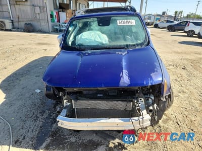 Piąte zdjęcie samochodu w środku: 2021 JEEP RENEGADE LATITUDE VIN:ZACNJDBB4MPM70215 - miniatura