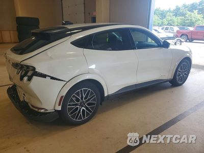 Trzecie zdjęcie samochodu z tyłu: 2025 FORD MUSTANG MACH-E PREMIUM VIN:3FMTK3SU0SMA21838 - miniatura