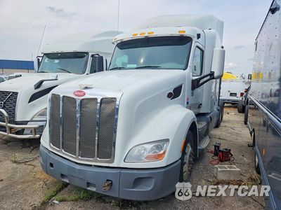 2015 PETERBILT 579 SEMI TRUCK 1XPBD49X4FD285337 - główne zdjęcie licytacji z USA - miniatura