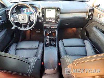 Zdjęcie 8 z 13 samochodu: 2025 VOLVO XC40 PLUS VIN:YV4L12UC1S2495825 - miniatura