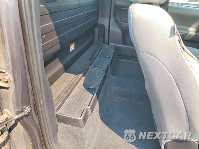 Zdjęcie 6 z 10 samochodu: 2018 TOYOTA TACOMA SR VIN:5TFRX5GN4JX129305 - miniatura