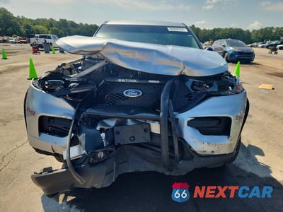 Piąte zdjęcie samochodu w środku: 2021 FORD EXPLORER POLICE INTERCEPTOR VIN:1FM5K8AB3MGA96701 - miniatura