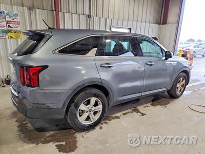Trzecie zdjęcie samochodu z tyłu: 2022 KIA SORENTO LX VIN:5XYRG4LC6NG114148 - miniatura