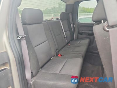 Zdjęcie 10 z 12 samochodu: 2011 CHEVROLET SILVERADO K1500 LT VIN:1GCRKSE31BZ205888 - miniatura