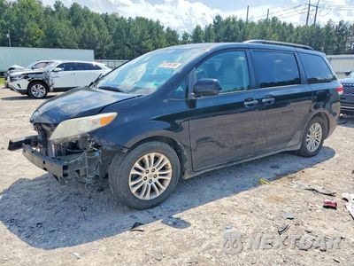 2011 TOYOTA SIENNA XLE 8-PASSENGER 5TDYK3DC4BS069597 - główne zdjęcie licytacji z USA - miniatura