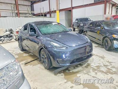 Czwarte zdjęcie samochodu z boku: 2025 TESLA MODEL Y VIN:7SAYGAEEXSF228569 - miniatura