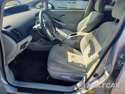 Zdjęcie 7 z 12 samochodu: 2014 TOYOTA PRIUS TWO VIN:JTDKN3DU4E0382419 - miniatura