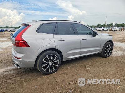 Trzecie zdjęcie samochodu z tyłu: 2025 VOLVO XC60 PLUS VIN:YV4M12RC0S1086685 - miniatura