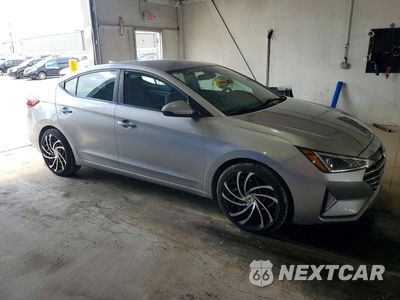 Czwarte zdjęcie samochodu z boku: 2020 HYUNDAI ELANTRA SEL VIN:5NPD84LF4LH552822 - miniatura