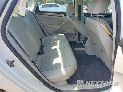 Zdjęcie 10 z 12 samochodu: 2018 VOLKSWAGEN PASSAT SE VIN:1VWBA7A34JC007960 - miniatura