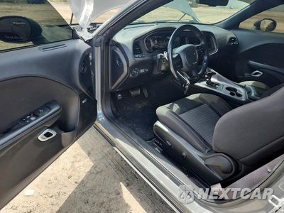 Zdjęcie 8 z 13 samochodu: 2023 DODGE CHALLENGER SXT VIN:2C3CDZAG2PH600269 - miniatura