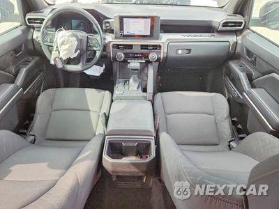 Zdjęcie 8 z 13 samochodu: 2025 TOYOTA TACOMA SR5 VIN:3TMKB5FN1SM045368 - miniatura