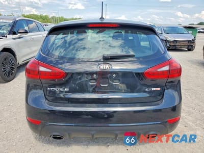 Zdjęcie 6 z 13 samochodu: 2016 KIA FORTE5 SX VIN:KNAFZ5A36G5590141 - miniatura