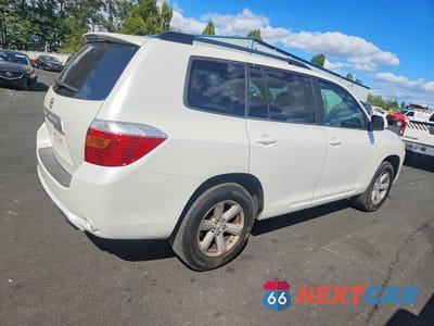 Trzecie zdjęcie samochodu z tyłu: 2010 TOYOTA HIGHLANDER SE VIN:5TDKK3EH6AS022182 - miniatura