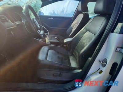 Zdjęcie 7 z 12 samochodu: 2016 VOLKSWAGEN JETTA GLI VIN:3VW5T7AJ3GM236014 - miniatura
