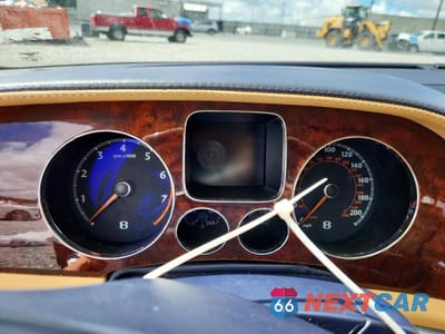 Zdjęcie 9 z 13 samochodu: 2006 BENTLEY CONTINENTAL FLYING SPUR VIN:SCBBR53W46C036411 - miniatura