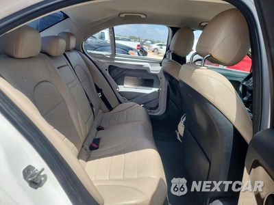Zdjęcie 10 z 13 samochodu: 2016 MERCEDES-BENZ C 300 4MATIC VIN:55SWF4KB5GU097883 - miniatura