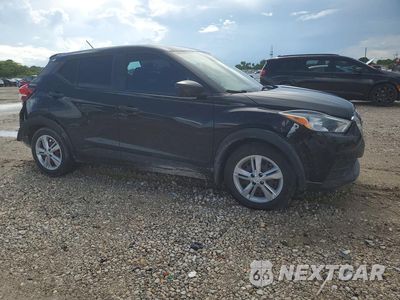 Czwarte zdjęcie samochodu z boku: 2020 NISSAN KICKS S VIN:3N1CP5BVXLL504242 - miniatura