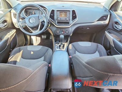 Zdjęcie 8 z 13 samochodu: 2018 JEEP CHEROKEE LATITUDE VIN:1C4PJLCB4JD557594 - miniatura