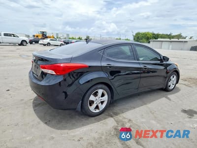 Trzecie zdjęcie samochodu z tyłu: 2013 HYUNDAI ELANTRA GLS VIN:5NPDH4AE9DH235985 - miniatura