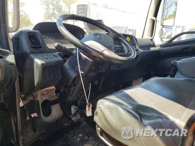 Zdjęcie 8 z 12 samochodu: 2020 HINO 338 BOX TRUCK VIN:5PVNV8JV5L4S59841 - miniatura
