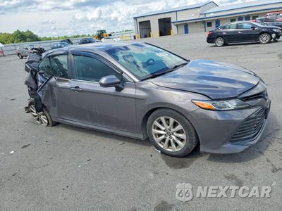 Czwarte zdjęcie samochodu z boku: 2018 TOYOTA CAMRY LE VIN:4T1B11HK3JU019617 - miniatura