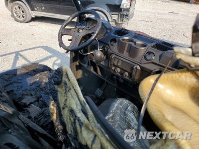 Piąte zdjęcie samochodu w środku: 2021 POLARIS RANGER CREW XP 1000 UTILITY VEHICLE VIN:4XARSE998M8071588 - miniatura