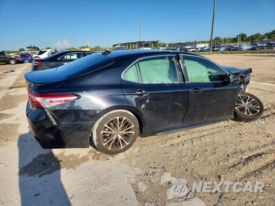 Trzecie zdjęcie samochodu z tyłu: 2020 TOYOTA CAMRY SE VIN:4T1G11AK5LU958142 - miniatura