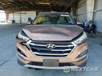 Piąte zdjęcie samochodu w środku: 2017 HYUNDAI TUCSON SPORT VIN:KM8J3CA29HU390920 - miniatura